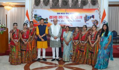 लोकभवन में श्री दावड़ा यूनिवर्सिटी की गुजराती सांस्कृतिक प्रस्तुति ने बिखेरे एकता के रंग
